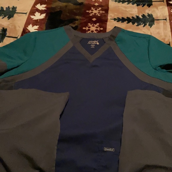 Women’s scrub set